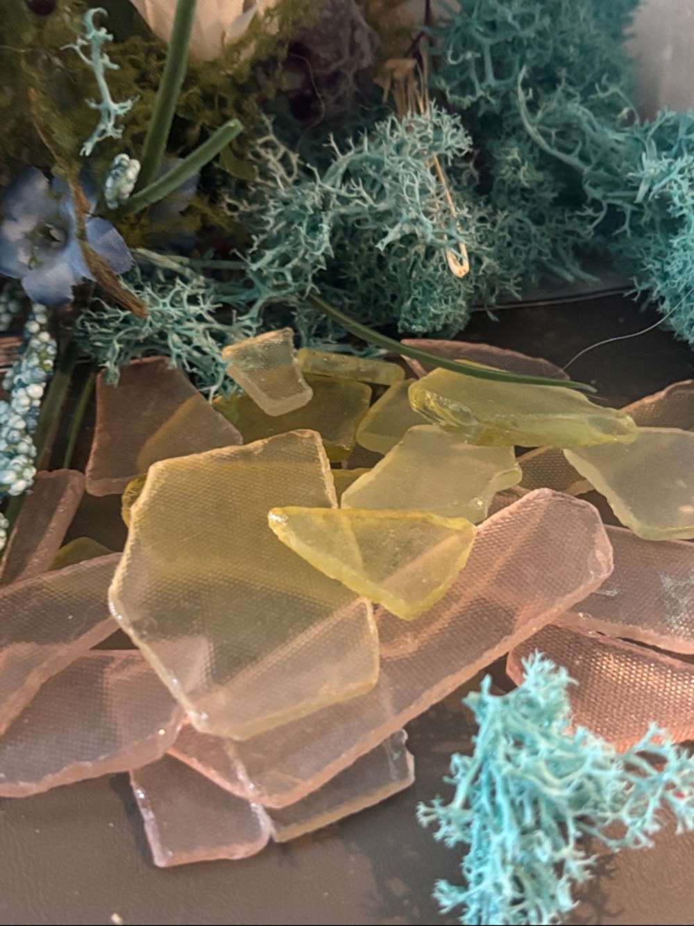 Beach Glass Décor Pieces in Pale Pink and Yellow